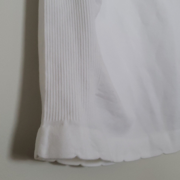 Maternity white stretchy undershirt - Picture 3 of 4